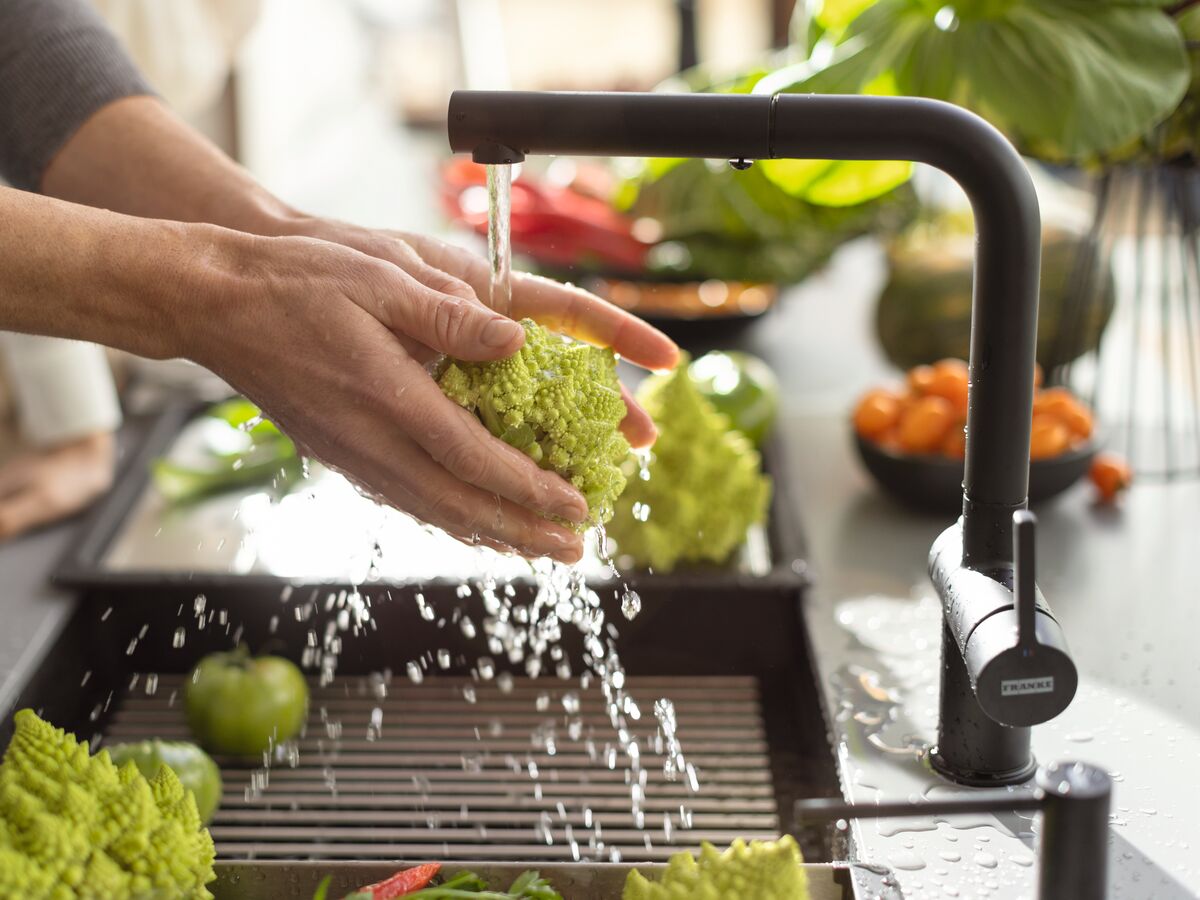 In Situ 2 - Franke Active Twist Pull Out Sink Mixer Only Matte Black (5 Star) Lead Free