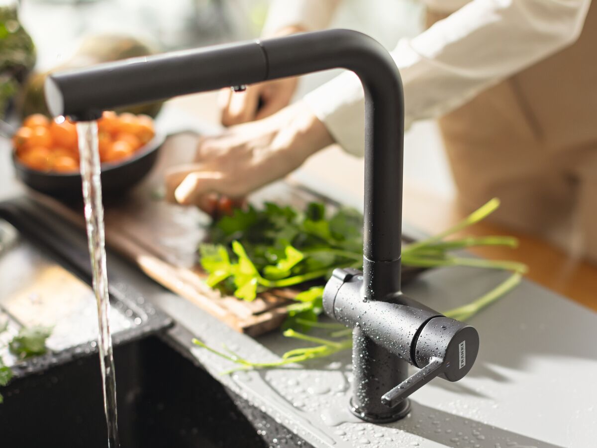 In Situ - Franke Active Twist Pull Out Sink Mixer Only Matte Black (5 Star) Lead Free
