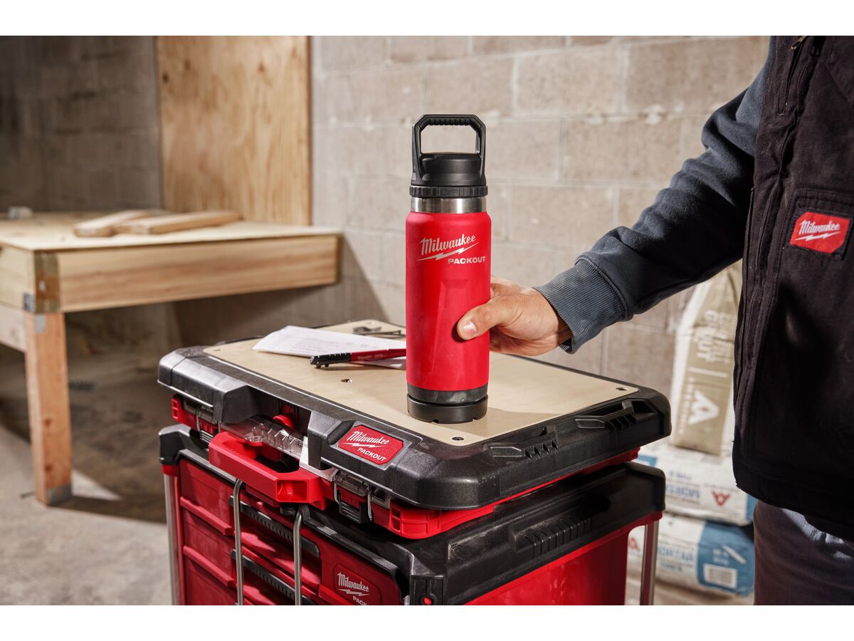 PACKOUT 710ml Bottle With Chug Lid Red