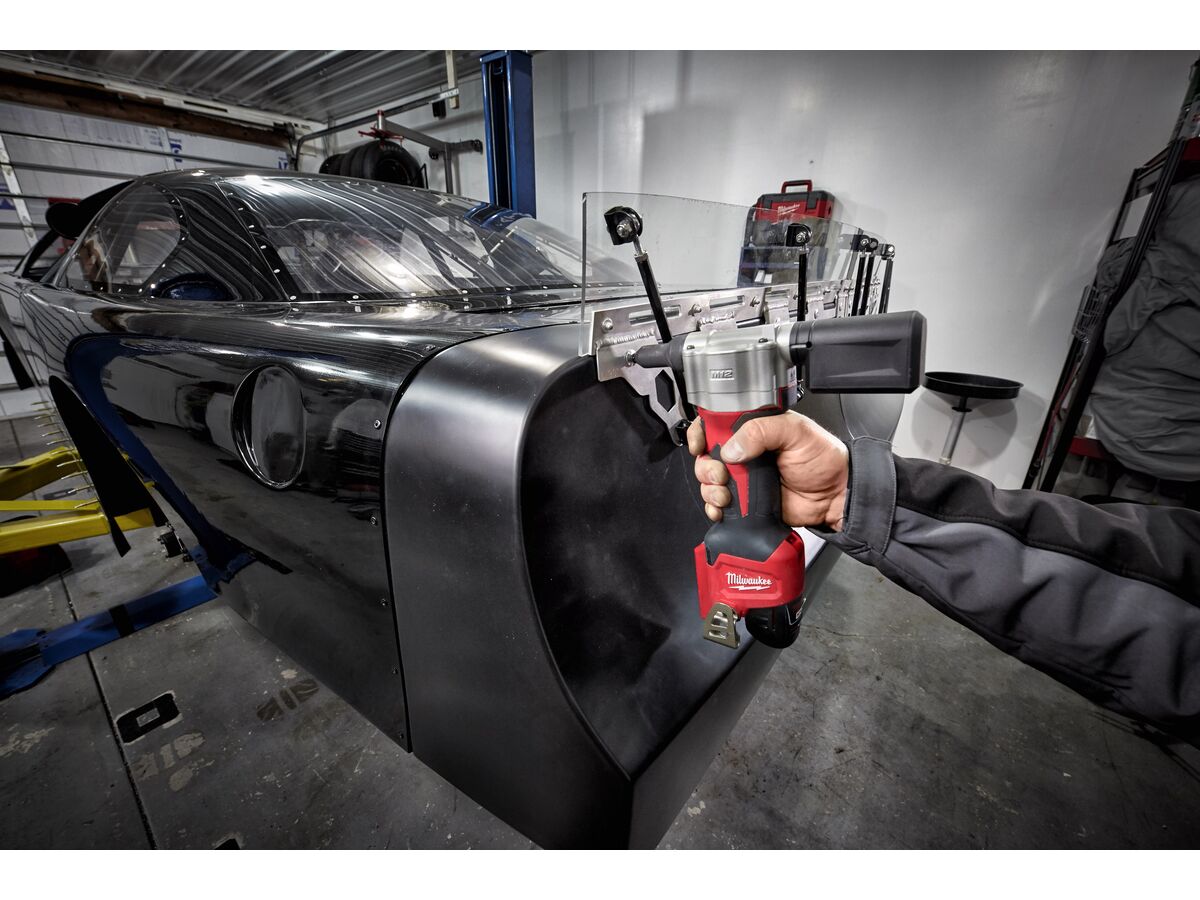 Milwaukee 12 Volt Pop Rivet Tool