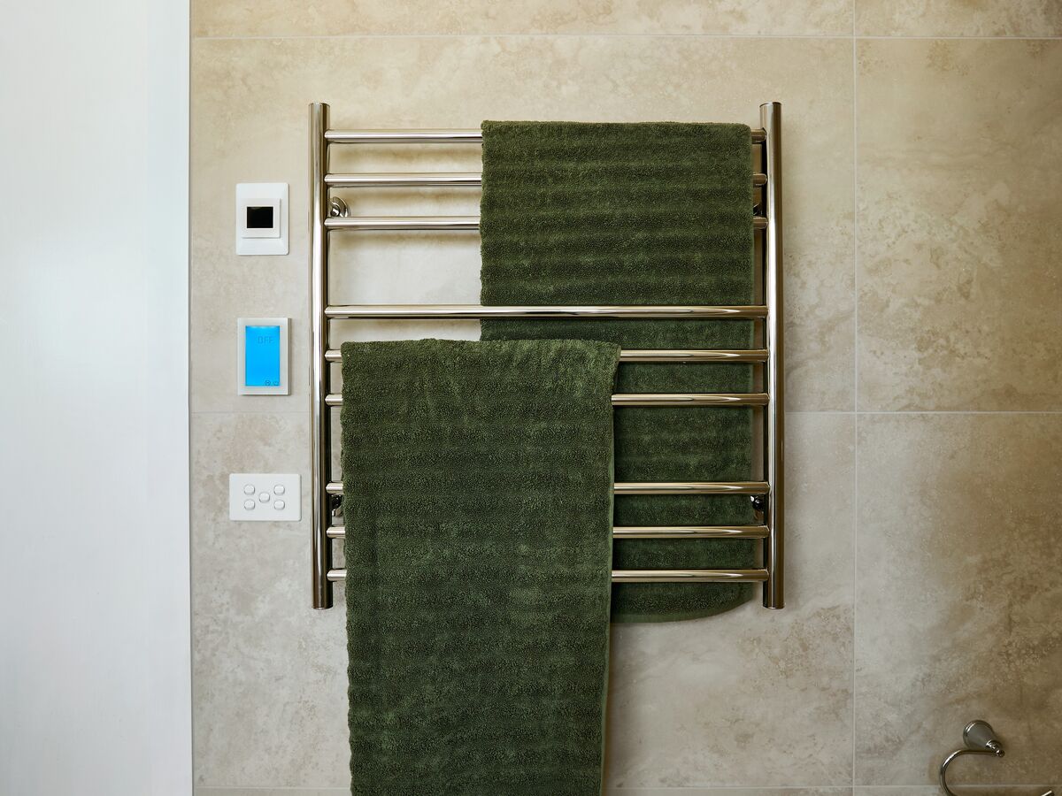 In Situ - Mizu Drift Heated Towel Rail Controller - On