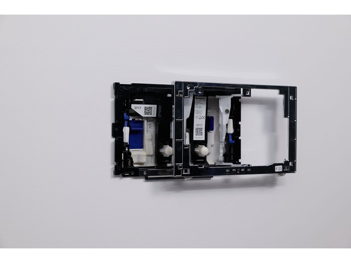Geberit Sigma8 BTW & Wall Cistern with DuoFresh