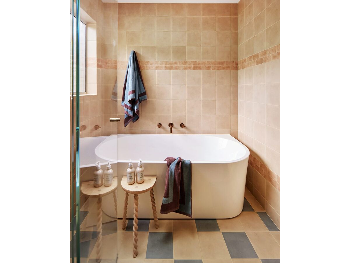 In Situ - Posh Solus Back to Wall Freestanding Bath 1600mm