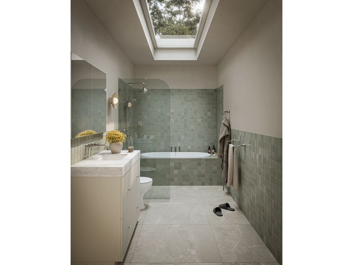 Posh Traditional (Full Bathroom)