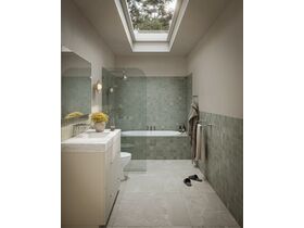 Posh Traditional (Full Bathroom)