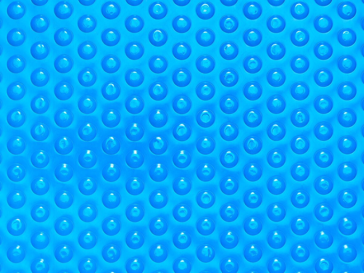 Henden 550 Blue Solar Pool Cover