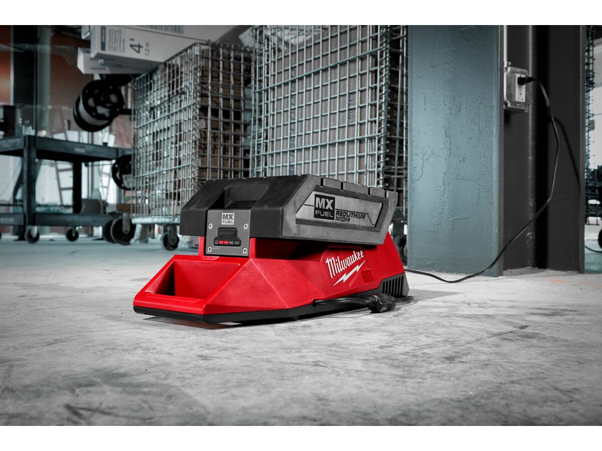 Milwaukee MX FUEL Fast Charger