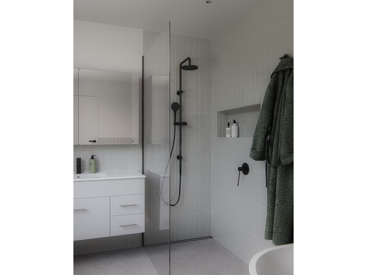 In Situ - Posh Bristol Pin Shower Mixer Tap with Extended Lever Matte Black Lead Free