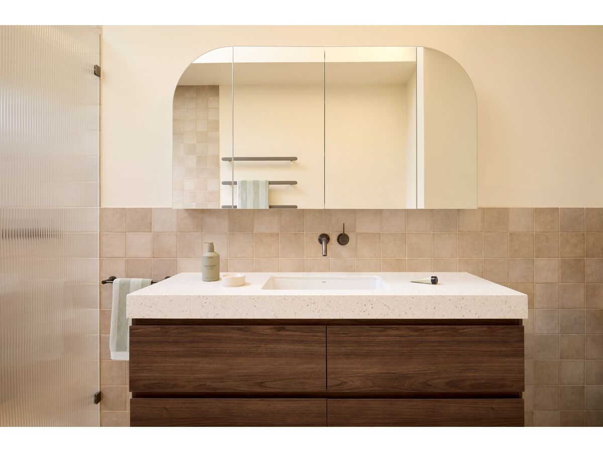 In Situ - Kado Neue Arch 4 Door Mirror Cabinet 1500mm