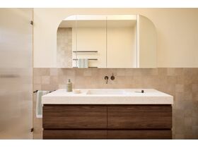 In Situ - Kado Neue Arch 4 Door Mirror Cabinet 1500mm