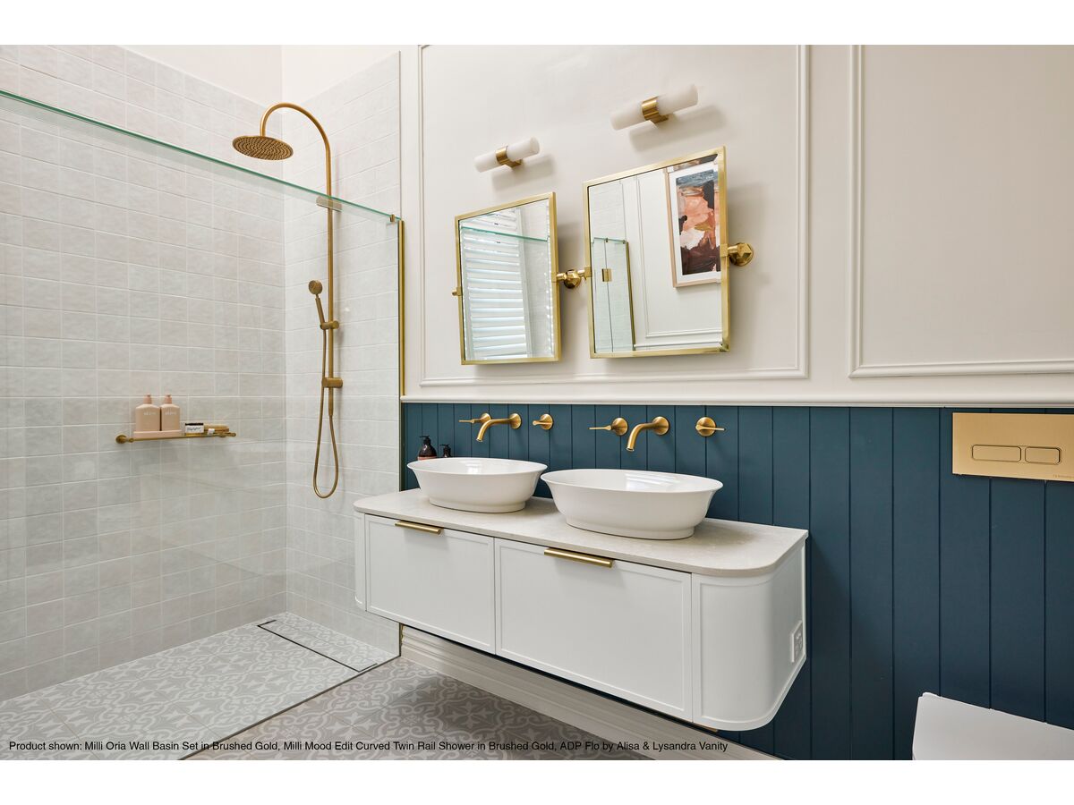 Sussex Oria, Sussex Pure & ADP x Alisa & Lysandra Flo