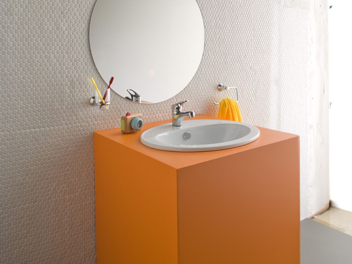 Base Vanity Basin with Overflow 1 Taphole 560 x 480mm White
