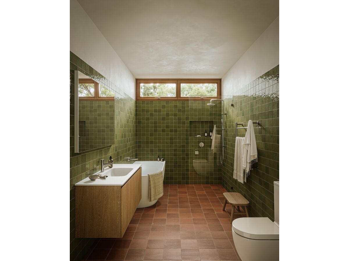 Posh Australian Bathroom (Full)