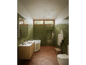 Posh Australian Bathroom (Full)