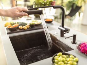 In Situ 4 - Franke Active Twist Pull Out Sink Mixer Only Matte Black (5 Star) Lead Free