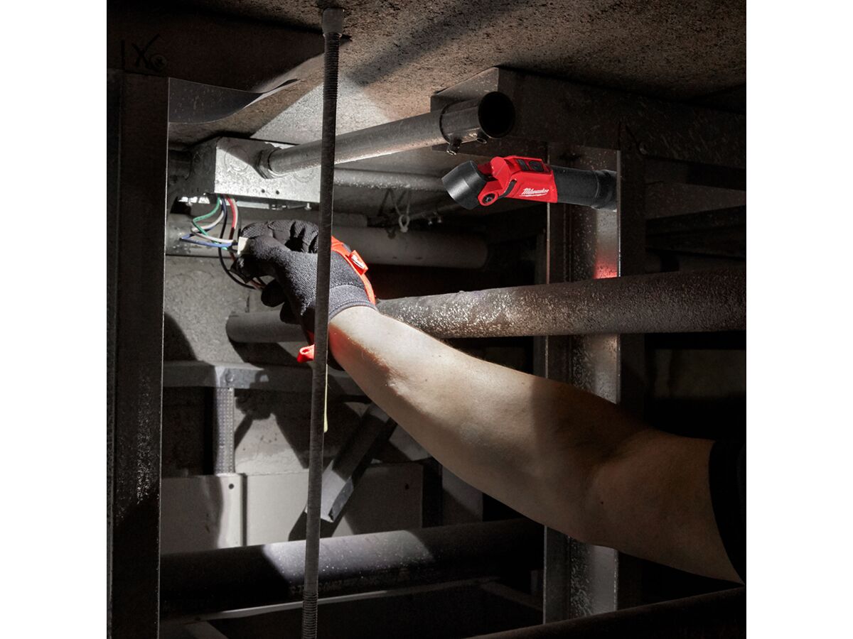 Milwaukee L4PWL-201 REDLITHIUM USB Pivoting Work Light Kit