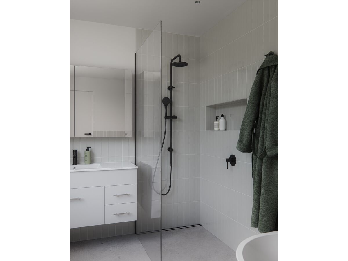 In Situ - Posh Bristol Pin Shower Mixer Matte Black Lead Free