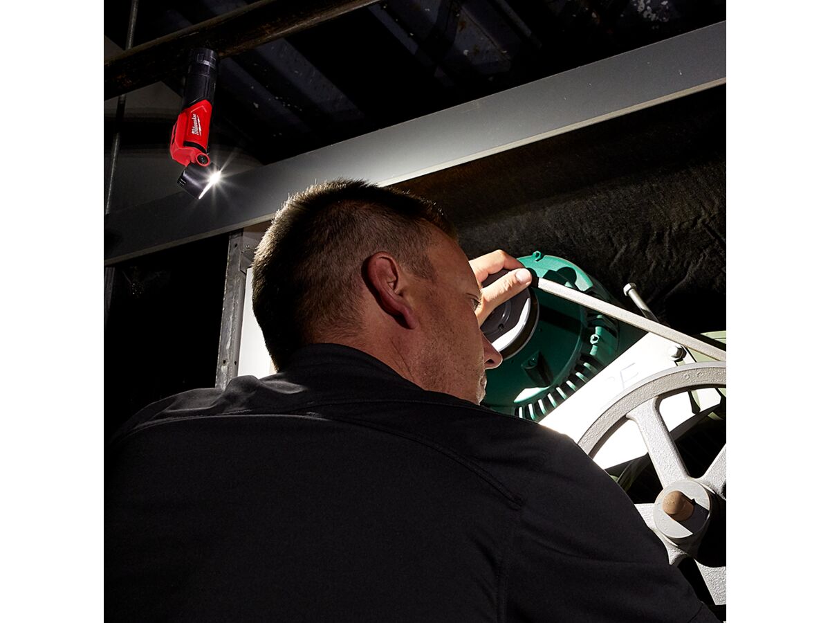 Milwaukee L4PWL-201 REDLITHIUM USB Pivoting Work Light Kit