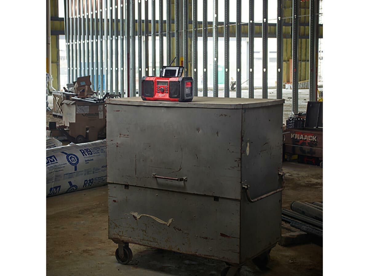 M18 Jobsite Radio