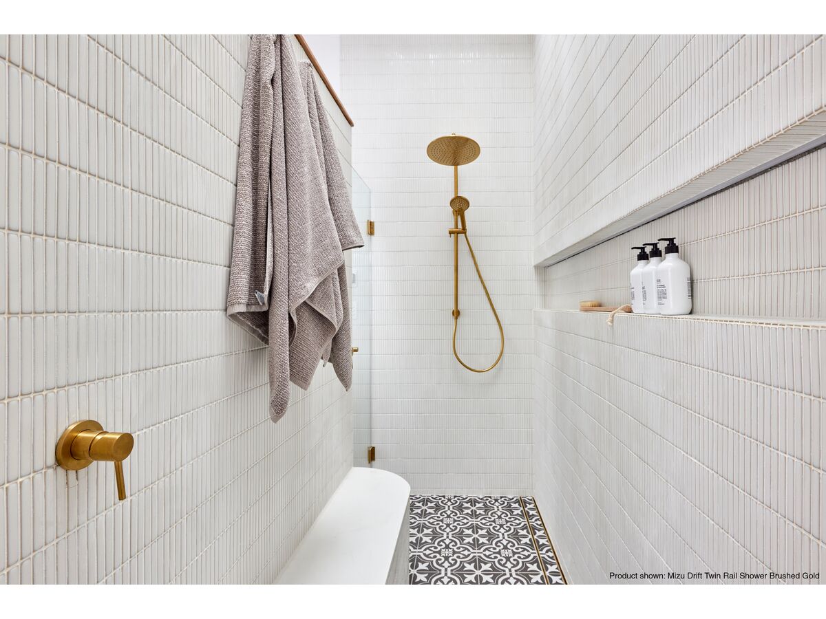 Mizu Drift Twin Rail Shower with 300 Brass Overhead with Top Rail Water