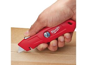 Milwaukee Self Retracting Safety Knife