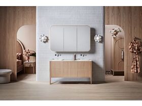ISSY Cloud Triple Mirror with Shaving Cabinet