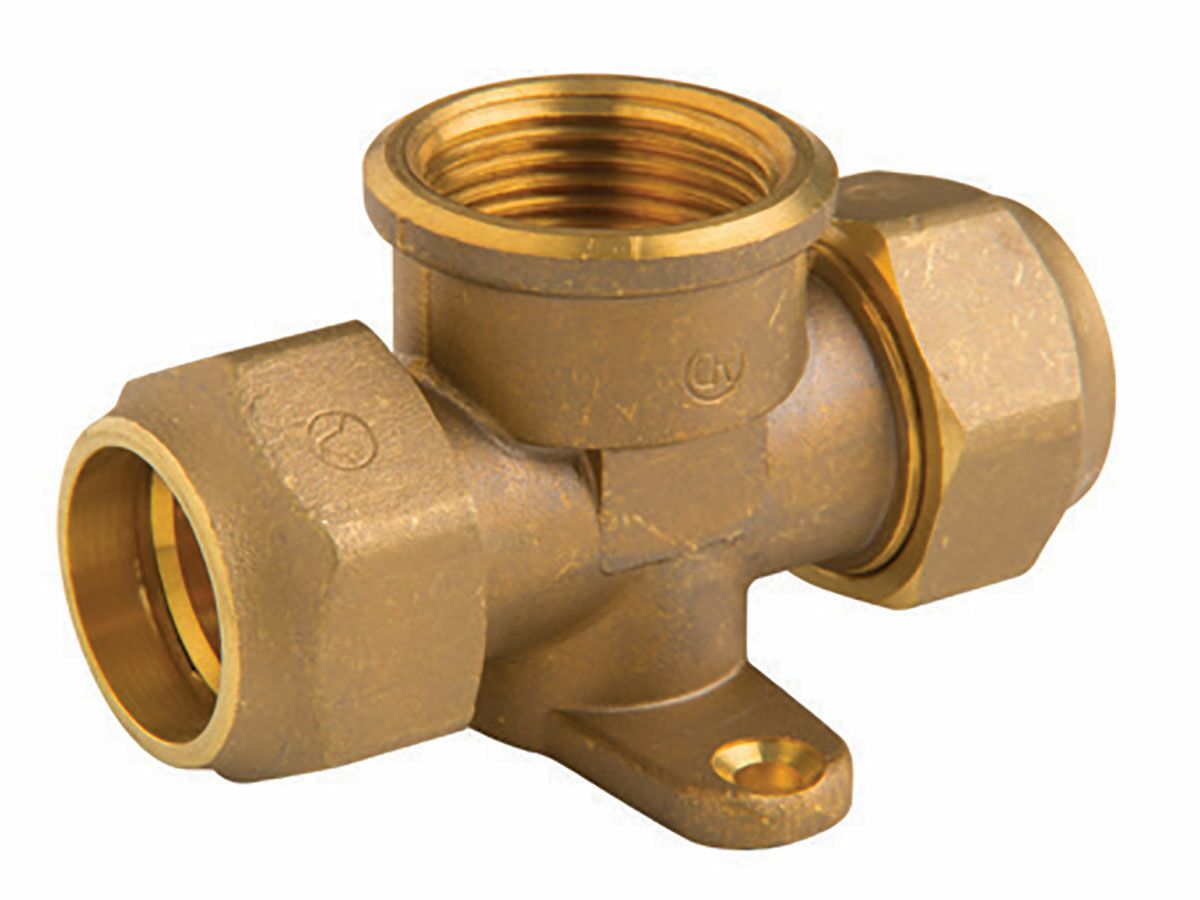 Brass Crox Tee W/Bracket W/2 Nuts 15mm