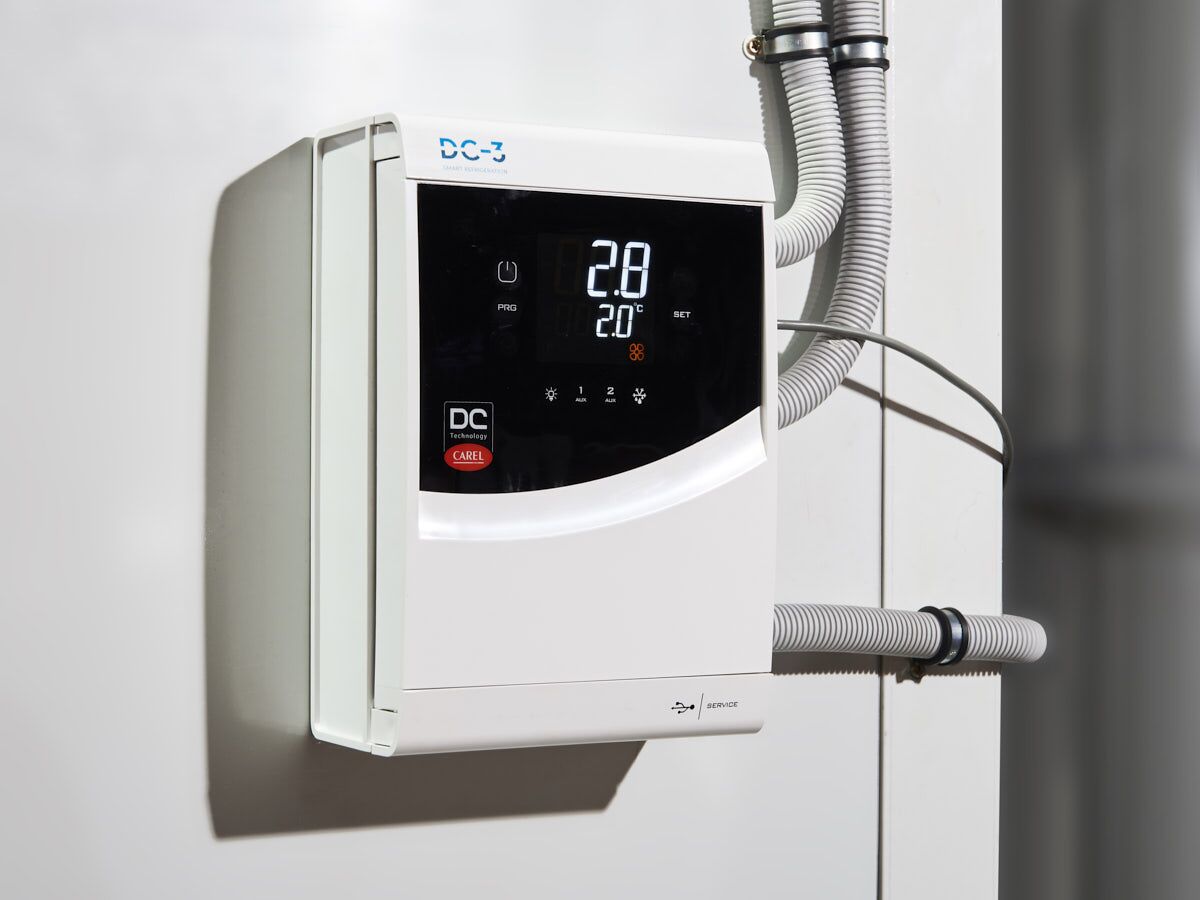 Carel UltraCella DC Cella for Actrol Double Digit Display White + 1pc NTC060HP00 WBAC1DW0FK