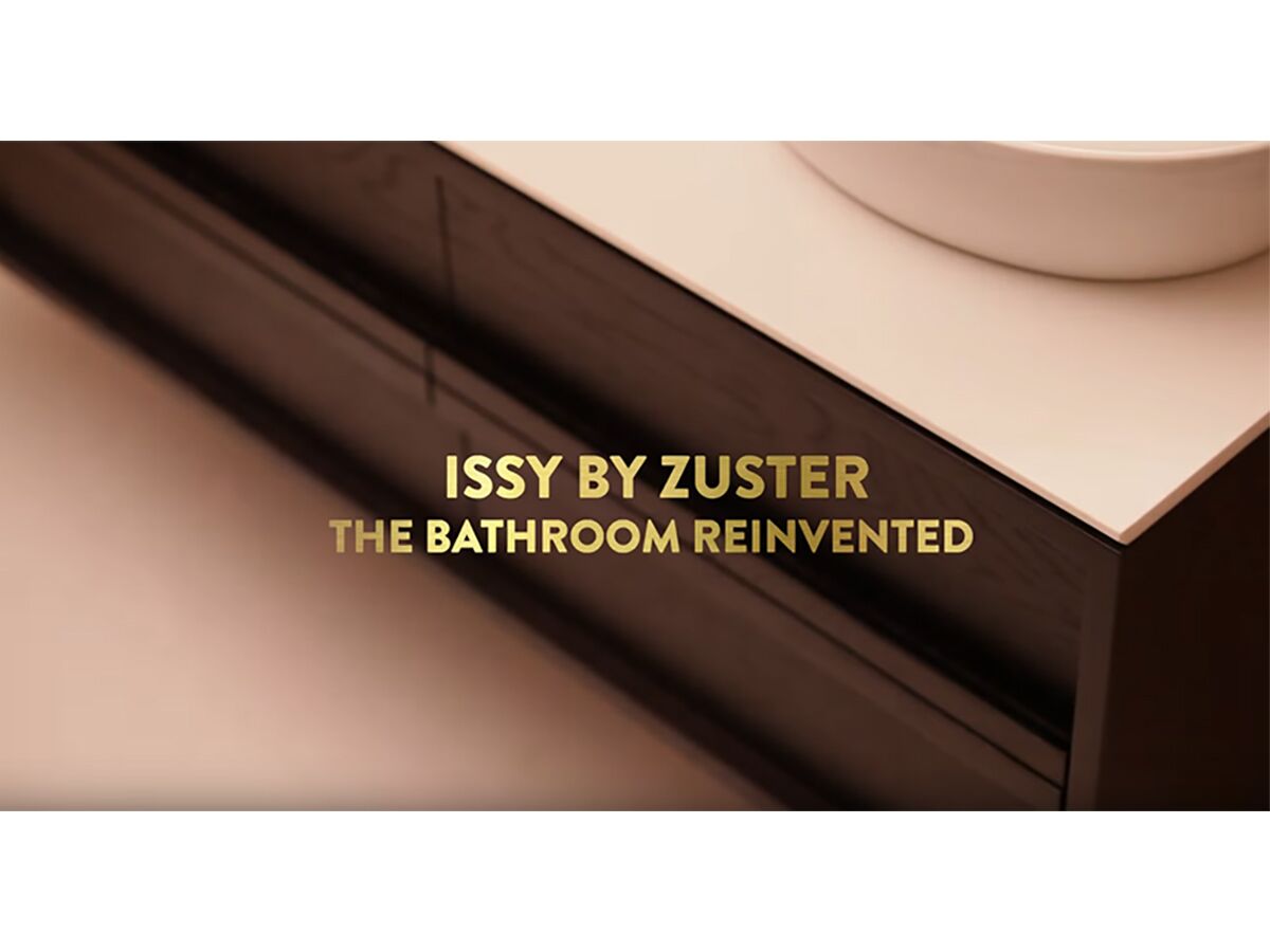 Issy by Zuster
