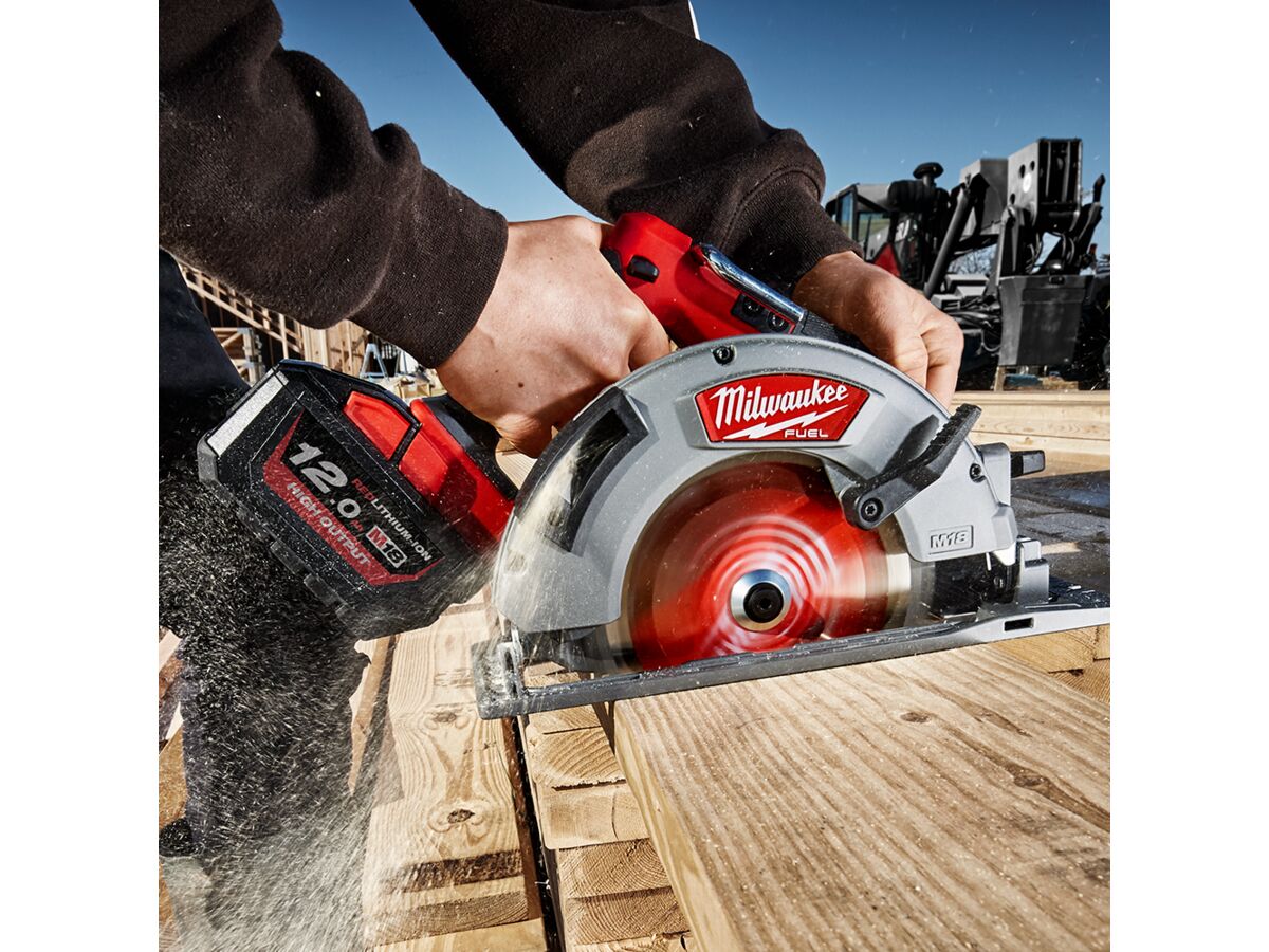 Milwaukee Fuel Circ Saw Skin 184mm 18V