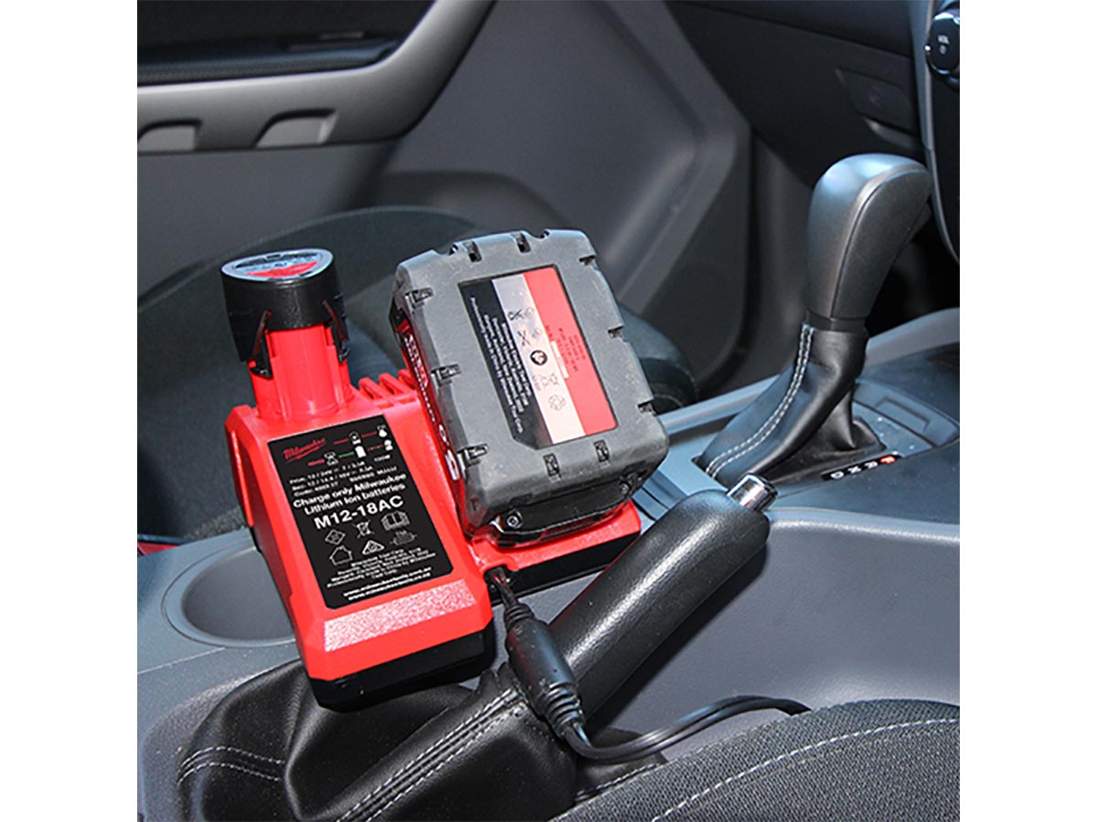 M12-18AC 12V/18V Dual Fast Car Charger