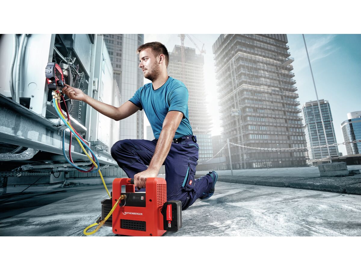 Rothenberger Battery Operated Roairvac R32 2.0 CL Vacuum Pump 57L/Min