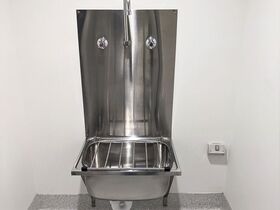 Britex Cleaners Sink with Grate and Wall Bracket