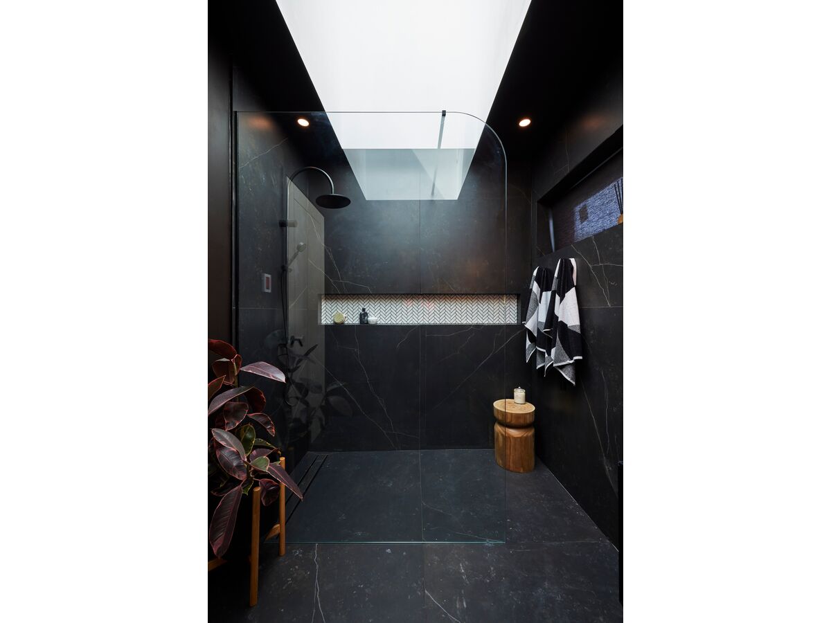 In Situ - Milli Mood Edit Twin Rail Shower Curved PVD Matte Black (3 Star)