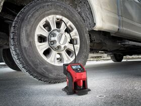 Milwaukee 12V Compact Inflator