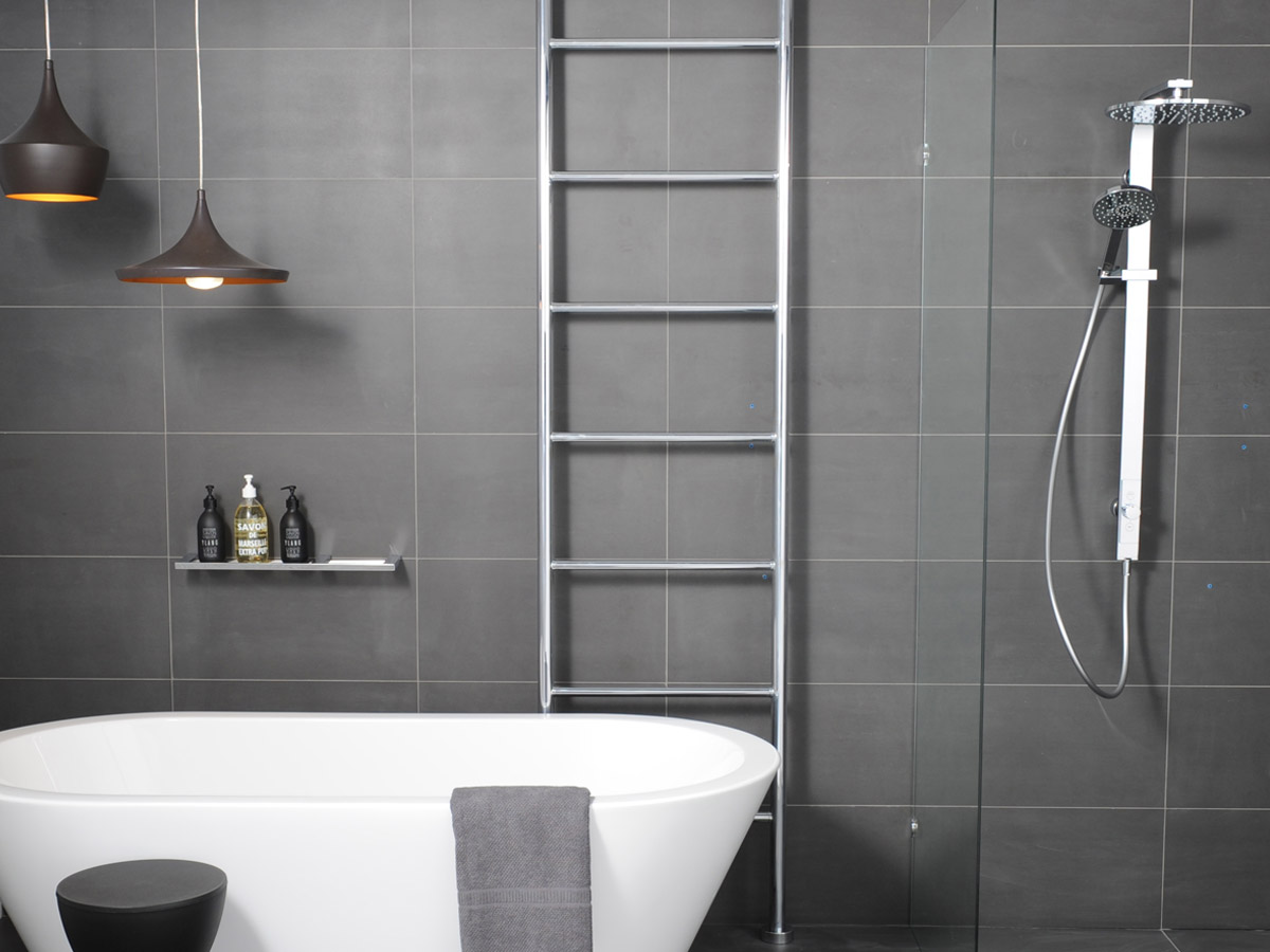 Milli Mood Edit Heated Towel Rail Floor to Ceiling (Hardwired Floor Cable Entry) 550mm Chrome