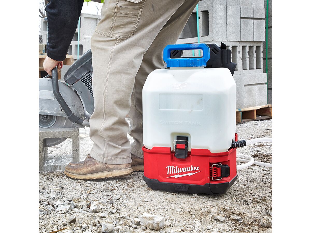 Milwaukee Switch Tank 15ltr M18 Backpack Water Supply Tank with Powered