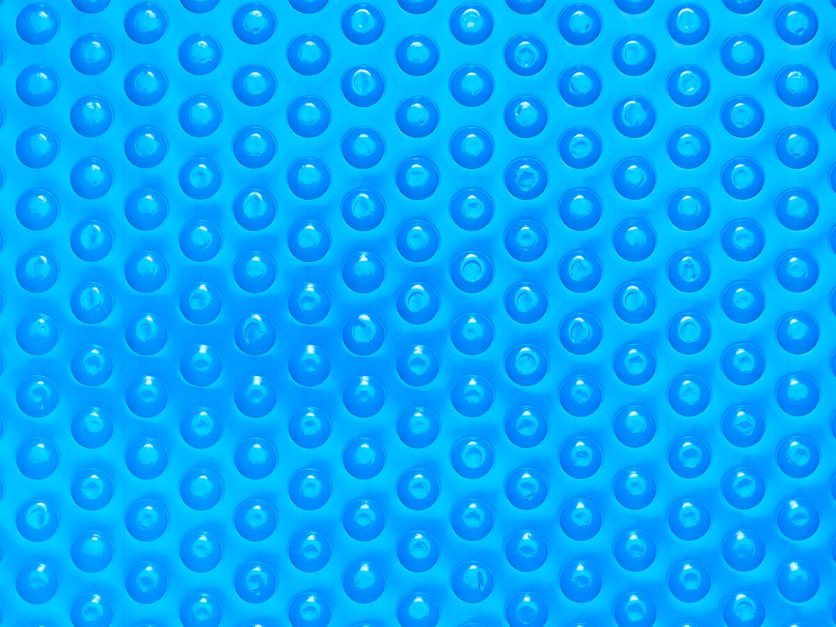 Henden 550 Blue Solar Pool Cover